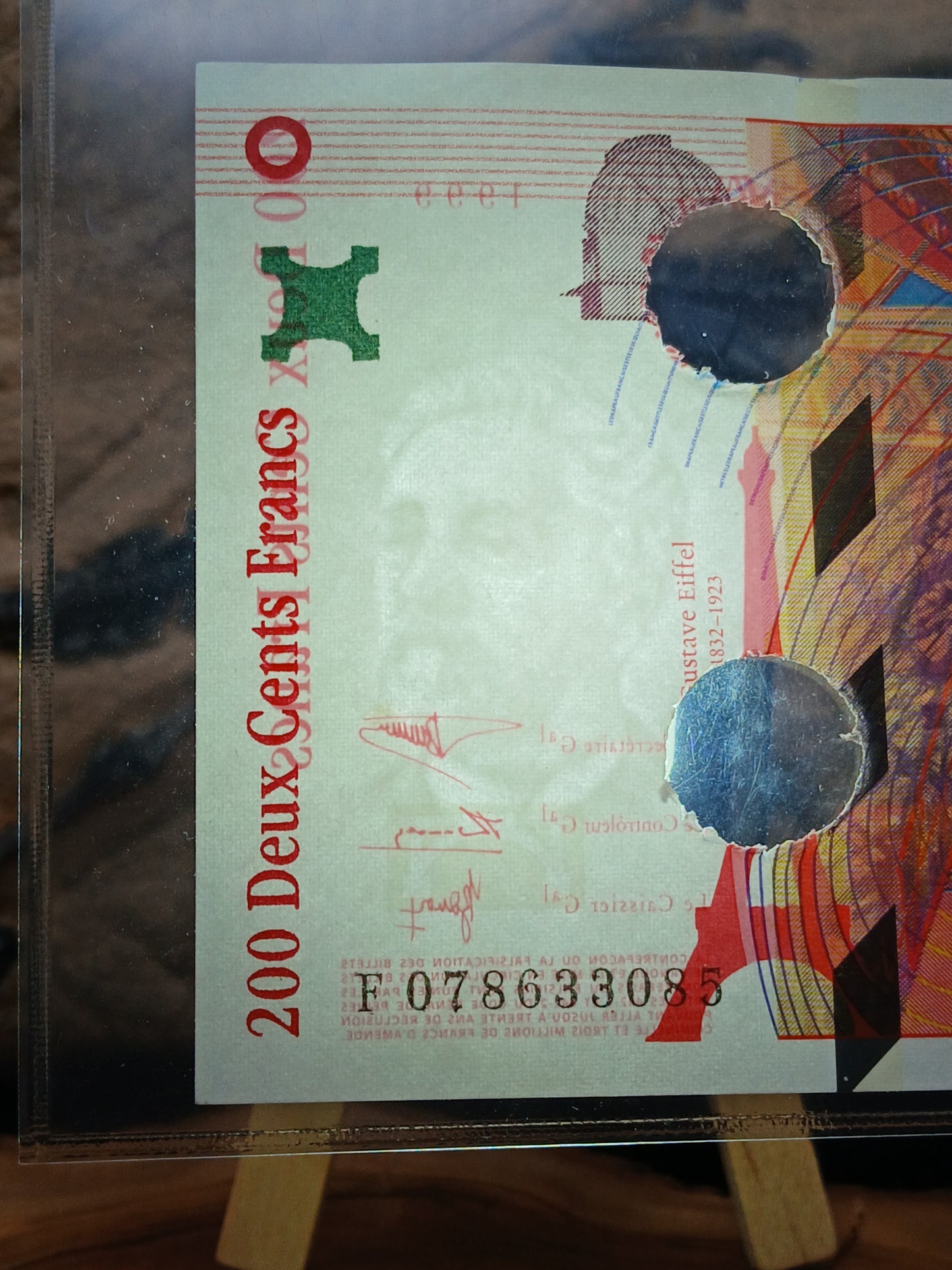 200 cents francs . France 1999