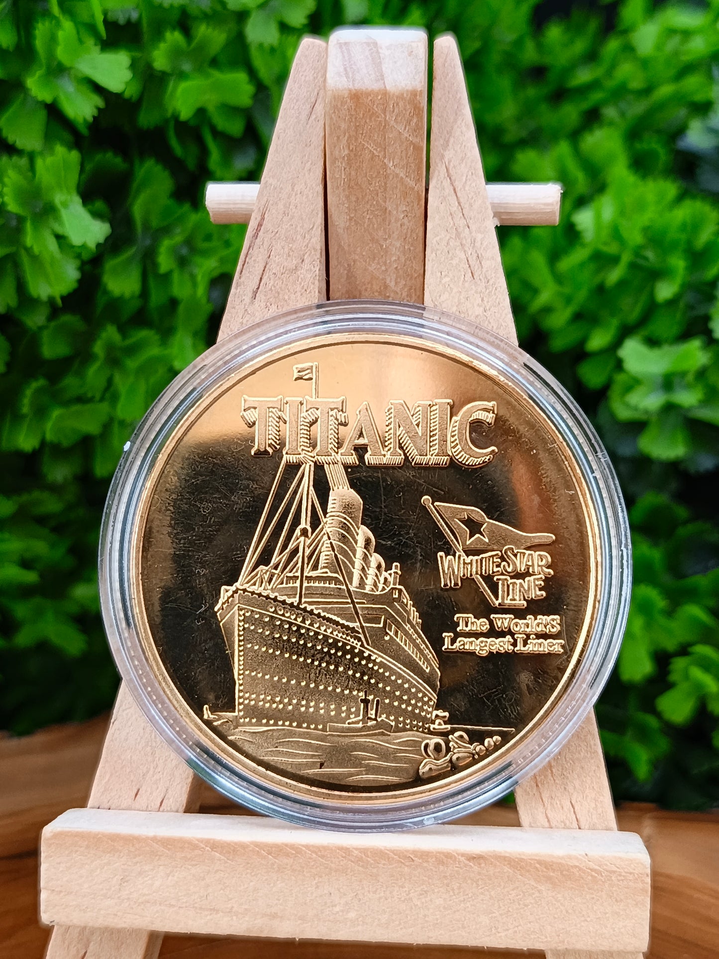 Gold commemorative medal of the legendary Titanic | Documentary edition