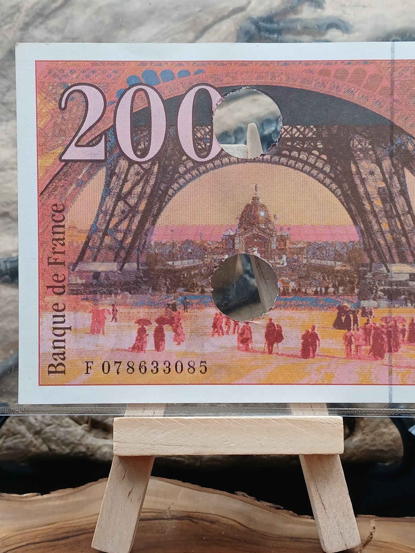 200 cents francs . France 1999