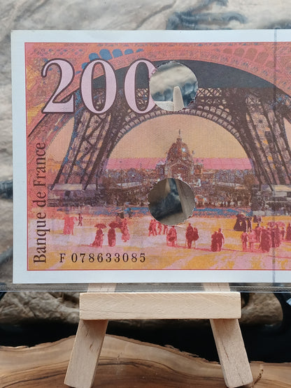 200 cents francs . France 1999