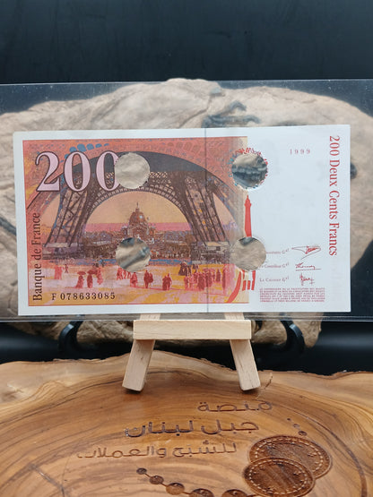 200 cents francs . France 1999