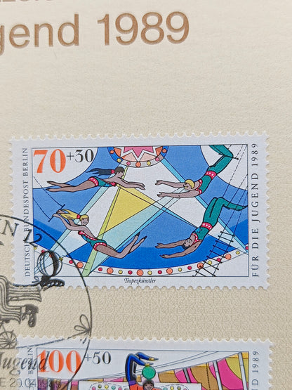 The Colorful World of the Circus: "Für die Jugend 1989" Series