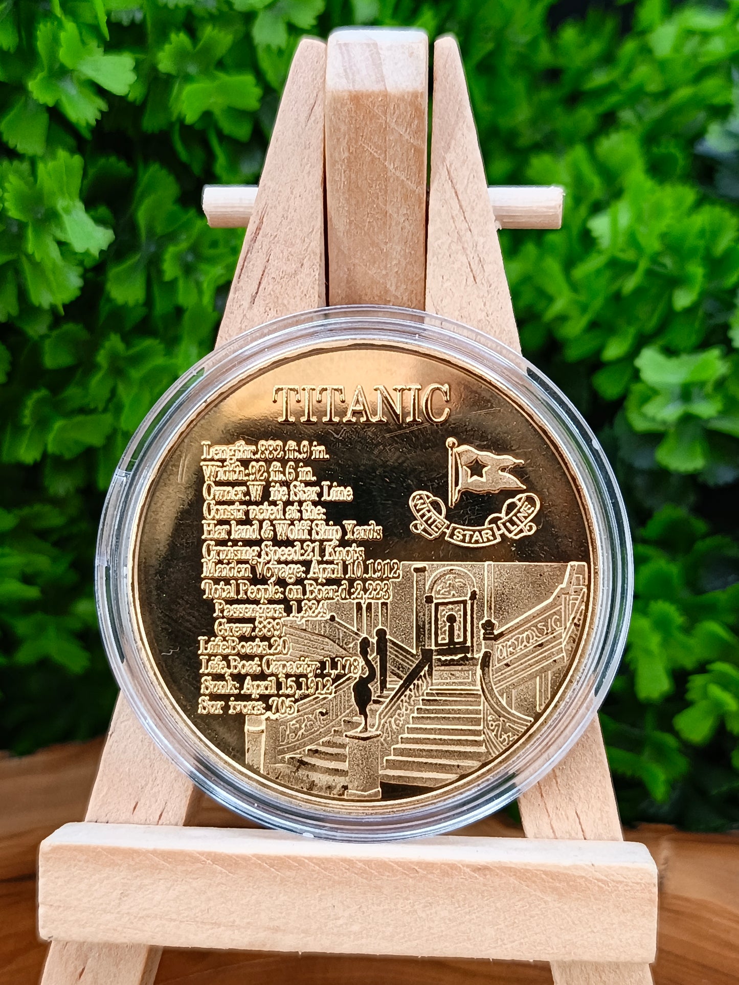 Gold commemorative medal of the legendary Titanic | Documentary edition